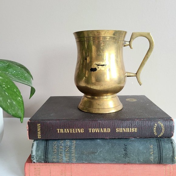 Vintage brass cup - Picture 1 of 8